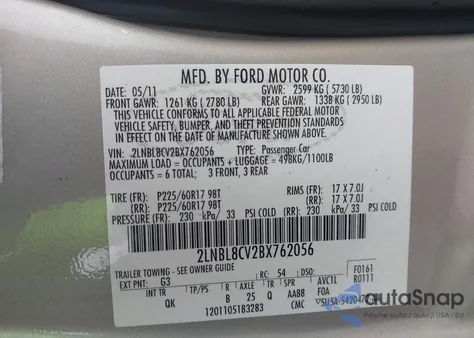 2011 Lincoln Town Car Signature Limited z USA, uszkodzony, nr VIN 2LNBL8CV2BX762056